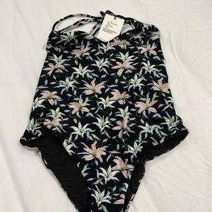 ruthie m Monet nwt Acacia